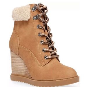NEW Dolce Vita Sherman Wedge Boots Size 6.5 Shoes